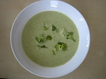 Rezept: Brokkolicremesuppe Bild Nr. 2 Brokkolicremesuppe - Rezept - Bild Nr. 2