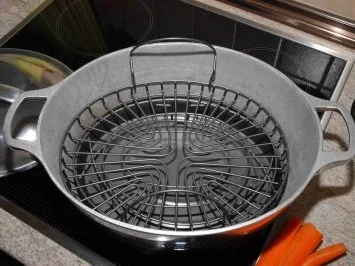 Rezept: Fisch : Geräucherter Lachs - Zubehör - Räuchertopf Bild Nr. 3 Fisch : Geräucherter Lachs - Zubehör - Räuchertopf - Rezept - Bild Nr. 3