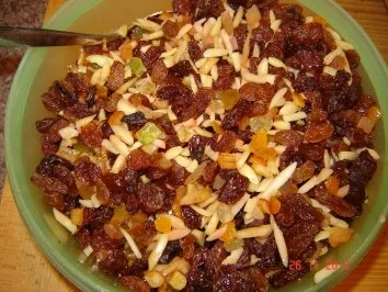 Rezept: Kuchen+Torten : Christstollen Bild Nr. 2 Kuchen+Torten : Christstollen - Rezept - Bild Nr. 2