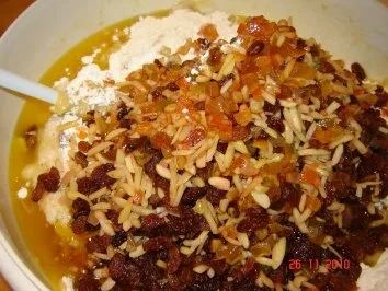 Rezept: Kuchen+Torten : Christstollen Bild Nr. 4 Kuchen+Torten : Christstollen - Rezept - Bild Nr. 4