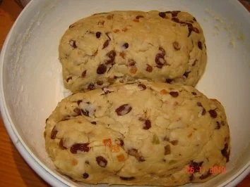 Rezept: Kuchen+Torten : Christstollen Bild Nr. 5 Kuchen+Torten : Christstollen - Rezept - Bild Nr. 5