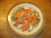 Geräucherter Wildlachs mit grünen Nudeln in Käse-Sahne Soße - Rezept