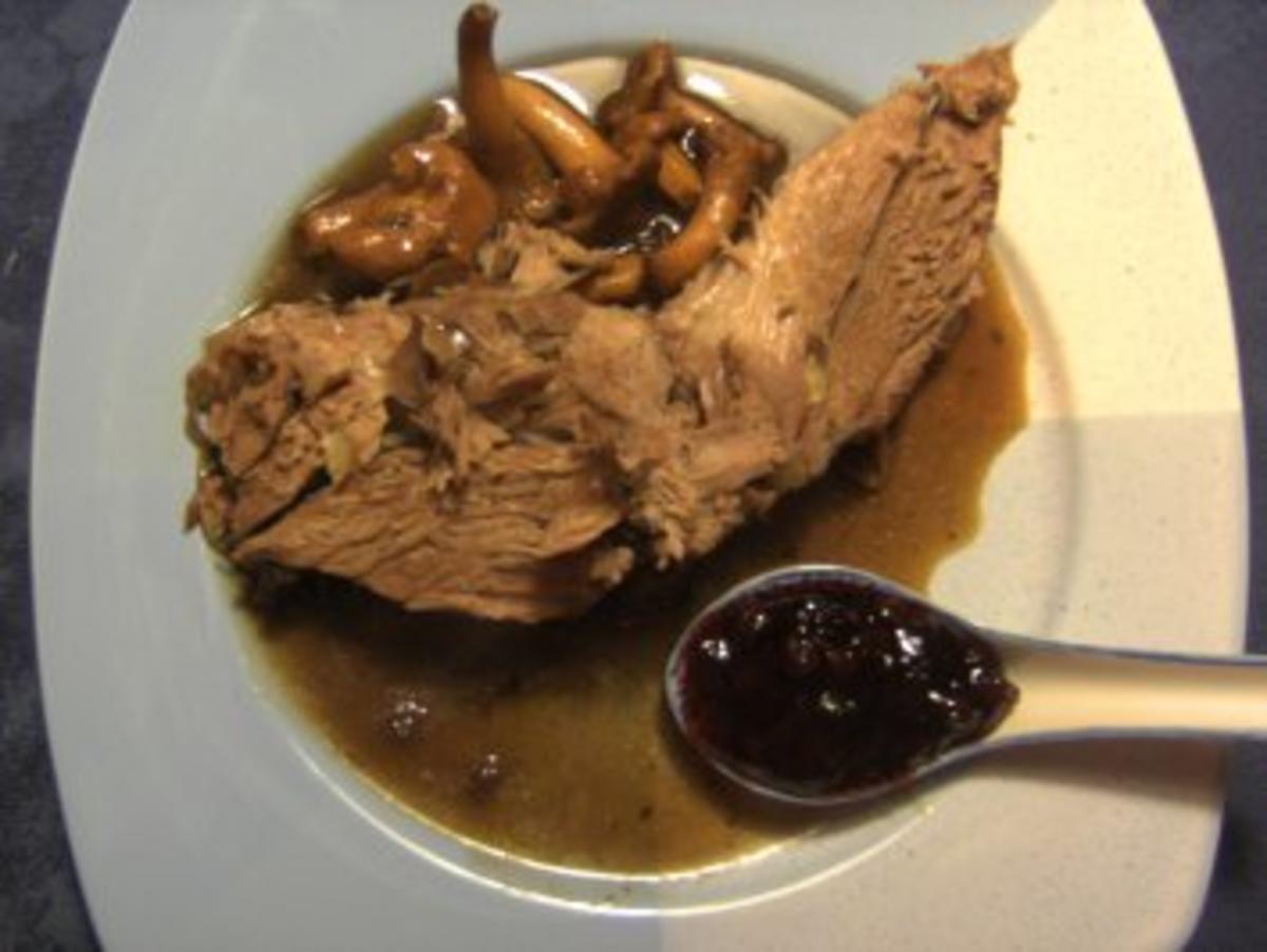 Fleisch: Zicklein in Portweinsoße mit Pfifferlingen - Rezept - kochbar.de