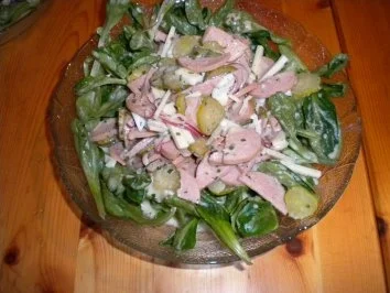 Wurst-Käsesalat - Rezept