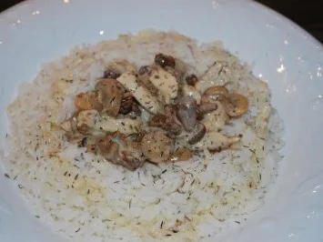 Rezept: Putengeschnetzeltes mit Rahmpilzen Putengeschnetzeltes mit Rahmpilzen - Rezept