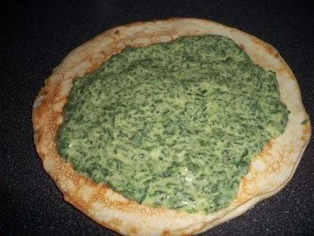 Gefüllte Pfannkuchenröllchen mit Spinat und Käse - Rezept - Bild Nr. 3