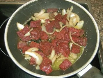 Rezept: Schwarzbiergulasch Bild Nr. 2 Schwarzbiergulasch - Rezept - Bild Nr. 2