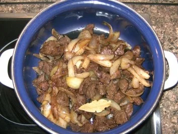 Rezept: Schwarzbiergulasch Bild Nr. 3 Schwarzbiergulasch - Rezept - Bild Nr. 3