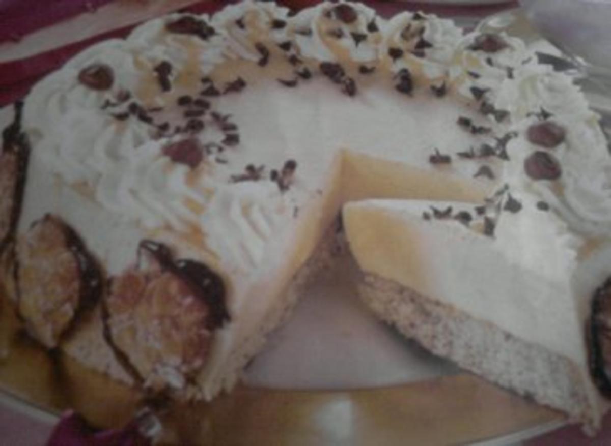 Eierlikör-Mousse-Torte - Rezept