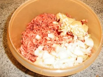 Rezept: Champignon-Hackbällchen mit Champignonsoße Bild Nr. 2 Champignon-Hackbällchen mit Champignonsoße - Rezept - Bild Nr. 2