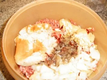 Rezept: Champignon-Hackbällchen mit Champignonsoße Bild Nr. 3 Champignon-Hackbällchen mit Champignonsoße - Rezept - Bild Nr. 3