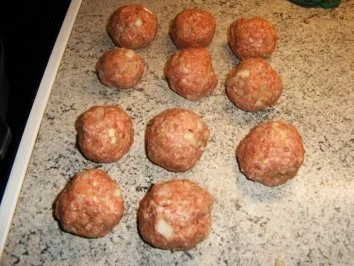 Rezept: Champignon-Hackbällchen mit Champignonsoße Bild Nr. 5 Champignon-Hackbällchen mit Champignonsoße - Rezept - Bild Nr. 5