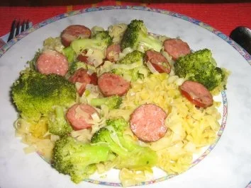 Rezept: Broccoli-Wurst-Nudelpfanne Broccoli-Wurst-Nudelpfanne - Rezept