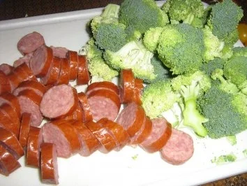 Rezept: Broccoli-Wurst-Nudelpfanne Bild Nr. 4 Broccoli-Wurst-Nudelpfanne - Rezept - Bild Nr. 4