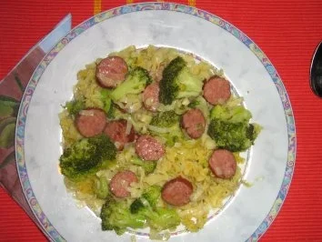 Rezept: Broccoli-Wurst-Nudelpfanne Bild Nr. 2 Broccoli-Wurst-Nudelpfanne - Rezept - Bild Nr. 2