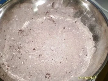 Wickeltorte mit Preiselbeersahne - Rezept - Bild Nr. 4