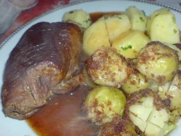 Rezept: Rinderroulade mit Rosenkohl-Gemüse Rinderroulade mit Rosenkohl-Gemüse - Rezept