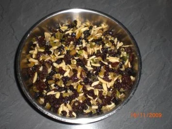 Rezept: Weihnachtsstollen Bild Nr. 3 Weihnachtsstollen - Rezept - Bild Nr. 3