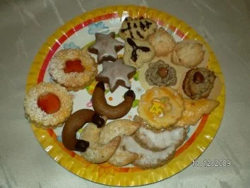 Rezept: Buttermürbteig für Weihnachtsplätzchen, beliebig ausstechen ! Bild Nr. 3 Buttermürbteig für Weihnachtsplätzchen, beliebig ausstechen ! - Rezept - Bild Nr. 3