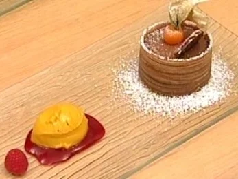 Mousse au chocolat mit Mangosorbet - Rezept