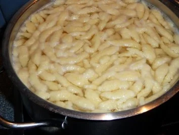 Rezept: Pfeffrige Spätzle-Pfanne Bild Nr. 2 Pfeffrige Spätzle-Pfanne - Rezept - Bild Nr. 2