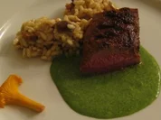 Lammcarré an Waldpilzrisotto und Mangoldschaum - Rezept