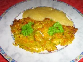 Kartoffel-Kürbis-Puffer mit Apfelmus - Rezept