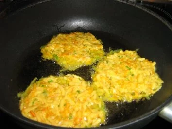 Kartoffel-Kürbis-Puffer mit Apfelmus - Rezept - Bild Nr. 4