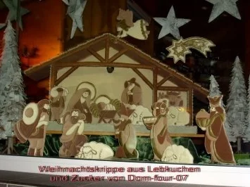 Rezept: Weihnachtskrippe aus Lebkuchen und Zucker hergestellt Weihnachtskrippe aus Lebkuchen und Zucker hergestellt - Rezept