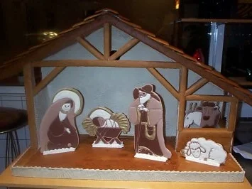 Rezept: Weihnachtskrippe aus Lebkuchen und Zucker hergestellt Bild Nr. 2 Weihnachtskrippe aus Lebkuchen und Zucker hergestellt - Rezept - Bild Nr. 2