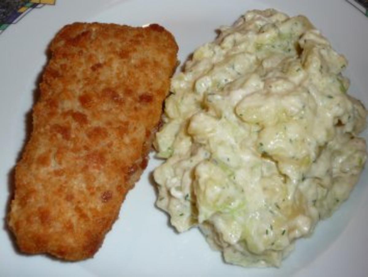 Backfisch mit Kartoffel-Gurke-Salat - Rezept - Bild Nr. 3