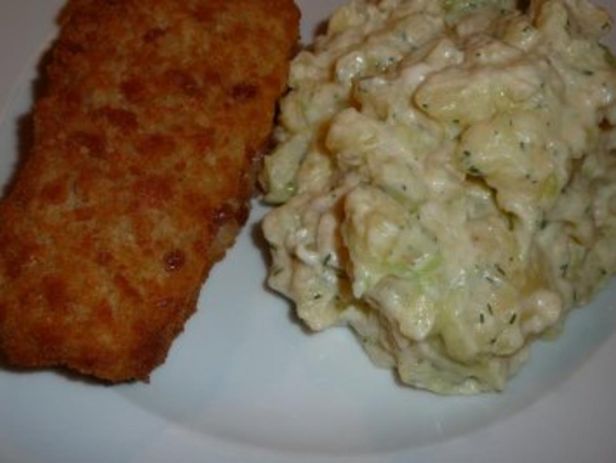 Bilder für Backfisch mit Kartoffel-Gurke-Salat - Rezept