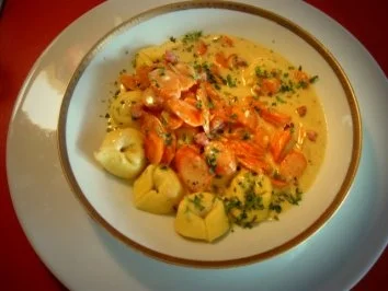 Tortelloni mit Möhrenrahmsößchen - Rezept