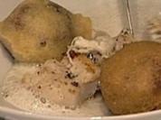 Rezept: Waller mit Rote Bete in Bierteig an Meerrettichsoße Waller mit Rote Bete in Bierteig an Meerrettichsoße - Rezept