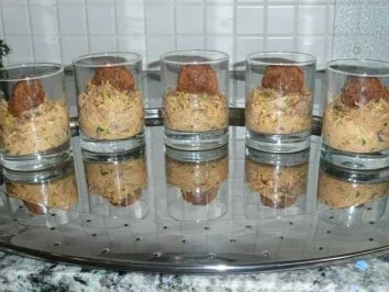 GLASFOOD 5:TANTE  ELSE SALAT MIT HACKBÄLLCHEN - Rezept