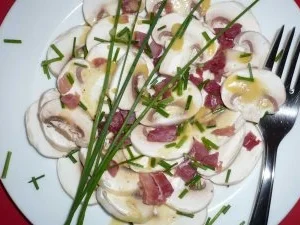 Carpaccio von Champignons mit Schinken - Rezept