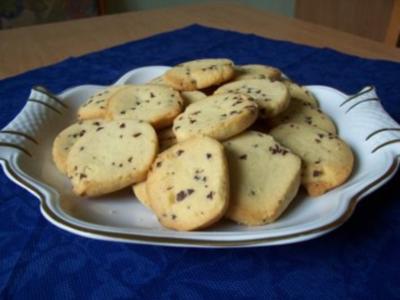 Sandplätzchen mit Schokostückchen - Rezept