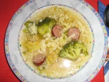 Brokkoli - Nudelsüppchen mit Puffereinlage - Rezept
