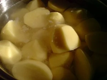 Rezept: Selbst gemachtes Kartoffelpüree mit Reste Bild Nr. 5 Selbst gemachtes Kartoffelpüree mit Reste - Rezept - Bild Nr. 5