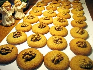 Rezept: Oma´s Walnußplätzchen ... Oma´s Walnußplätzchen ... - Rezept