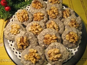 Mohn-Makrönchen =   Eiweiß-Verwertung von der feinsten Art ... - Rezept - Bild Nr. 2