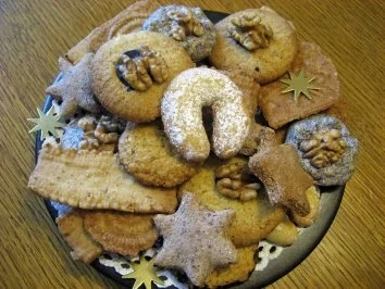 Mohn-Makrönchen =   Eiweiß-Verwertung von der feinsten Art ... - Rezept - Bild Nr. 3