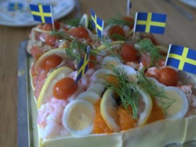 Schwedische fischige SMÖRGASTARTA - Rezept