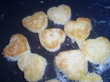 Rezept: Suppeneinlage "Herzige Croûtons" Bild Nr. 3 Suppeneinlage "Herzige Croûtons" - Rezept - Bild Nr. 3