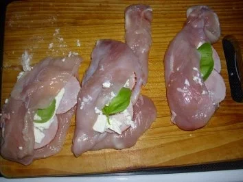 Kartoffel-Bohnen-Salat mit Schinken und lecker gefüllte Hühnerbrust - Rezept - Bild Nr. 5