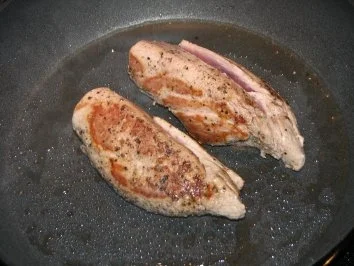 Rezept: Schweinefilet unter Preiselbeer-Camembert Haube Bild Nr. 2 Schweinefilet unter Preiselbeer-Camembert Haube - Rezept - Bild Nr. 2