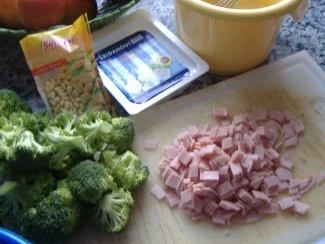 Rezept: Broccoliauflauf mit Schinken und Schafskäse Bild Nr. 2 Broccoliauflauf mit Schinken und Schafskäse - Rezept - Bild Nr. 2