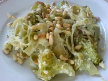 Überbackene Broccolinudeln - Rezept