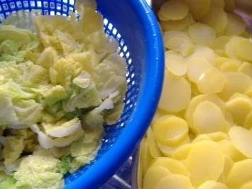 Rezept: Kartoffel-Wirsing-Gratin Bild Nr. 2 Kartoffel-Wirsing-Gratin - Rezept - Bild Nr. 2