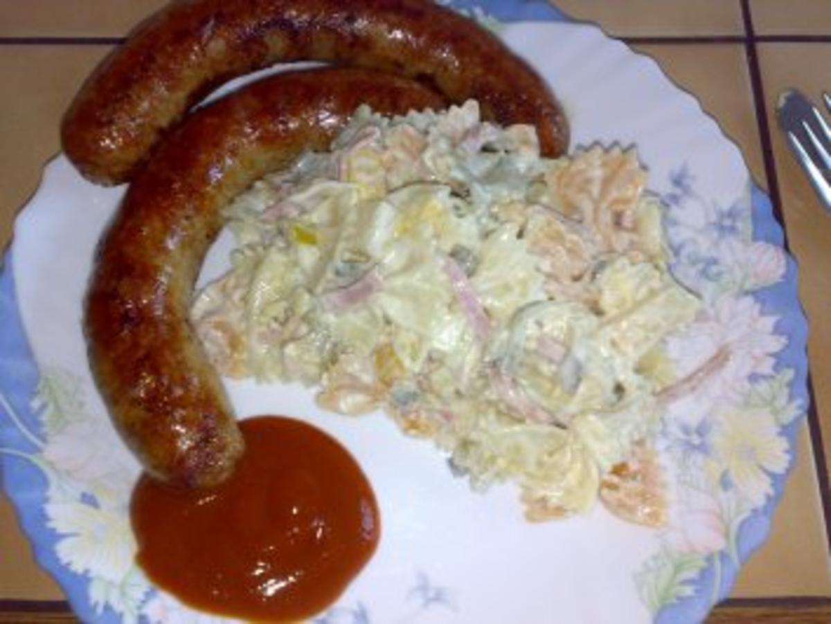 Nudelsalat mit Nudeln bunt und Fleischsalat - Rezept mit Bild - kochbar.de